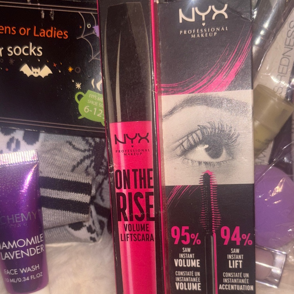 New NYX On The Rise Volume Lift Mascara - Bold Black